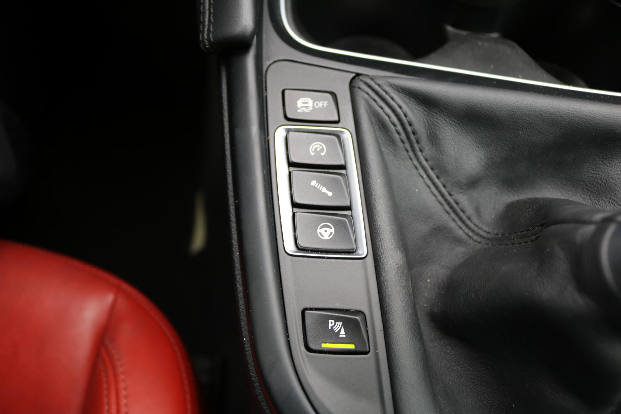 Used 2020 BMW M4 Coupe w/ Competition Package RWD image 34