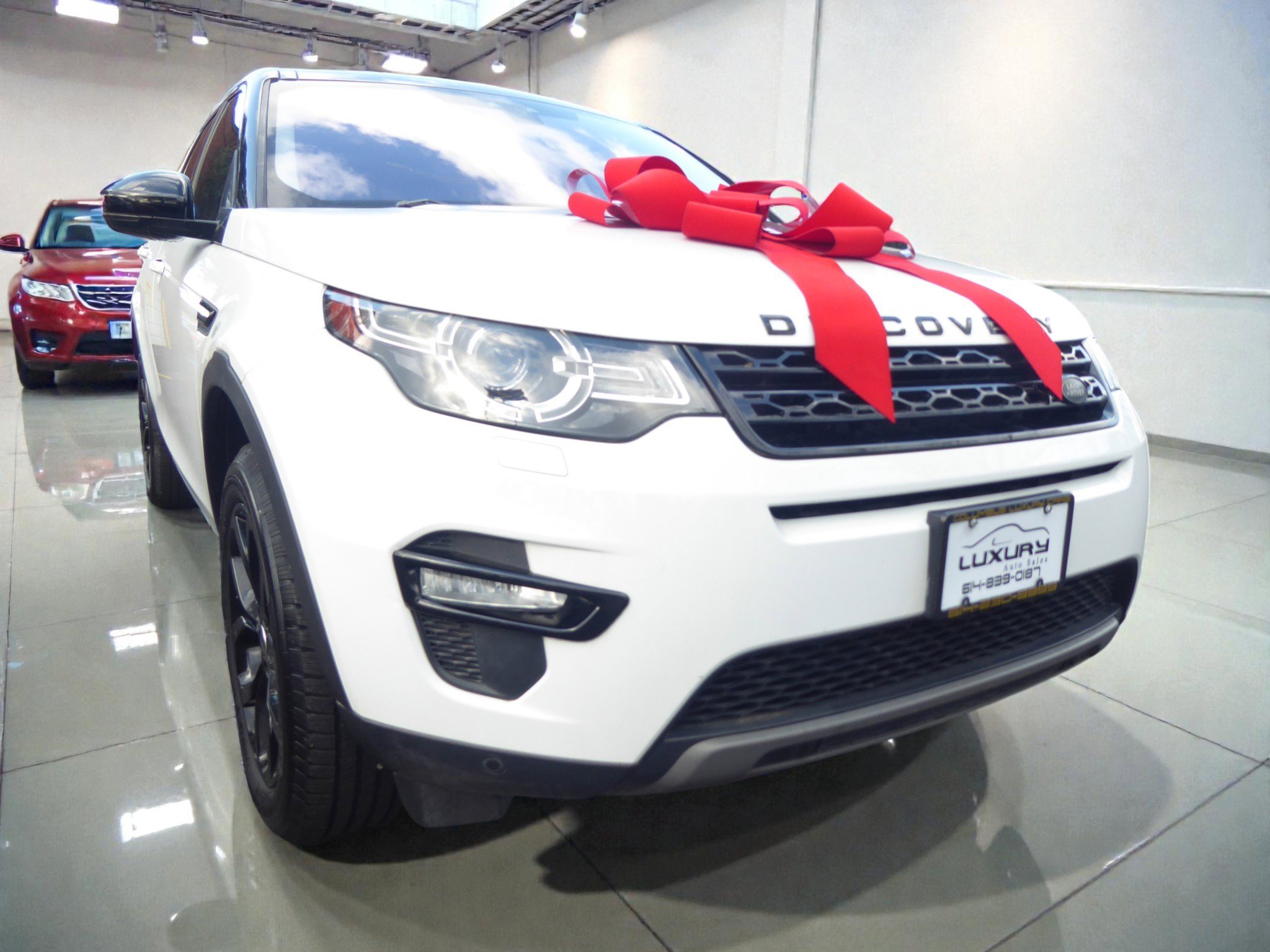 Used 2018 Land Rover Discovery Sport HSE image 3