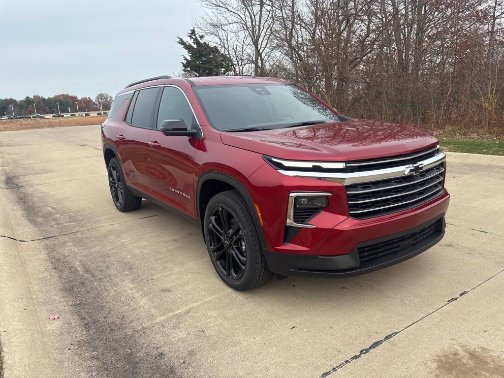 New 2026 Chevrolet Traverse LT w/ Driver Confidence Package AWD/4WD image 3