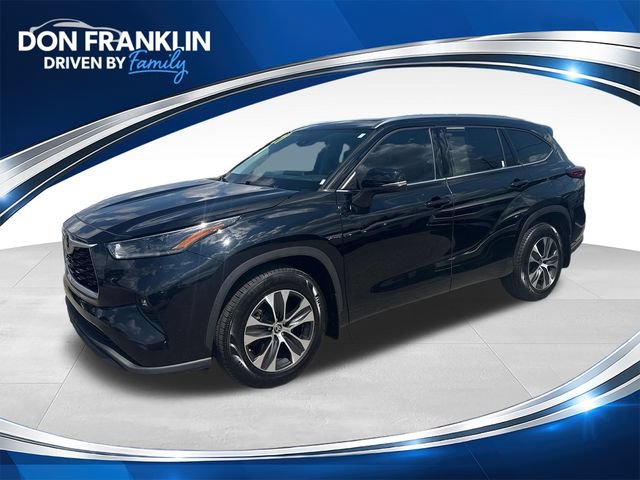 Used 2021 Toyota Highlander XLE AWD/4WD image 1