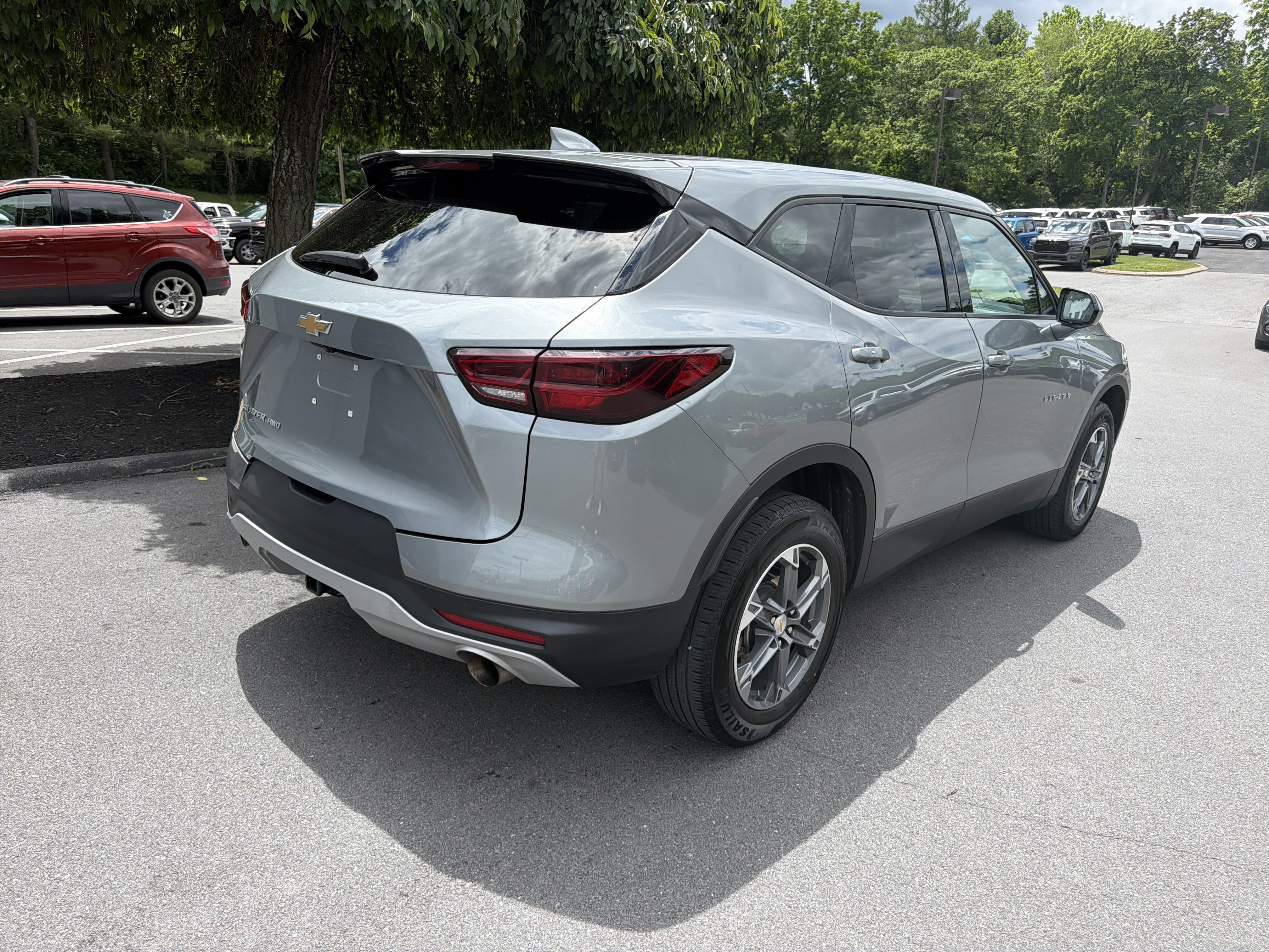Used 2025 Chevrolet Blazer LT AWD/4WD image 3