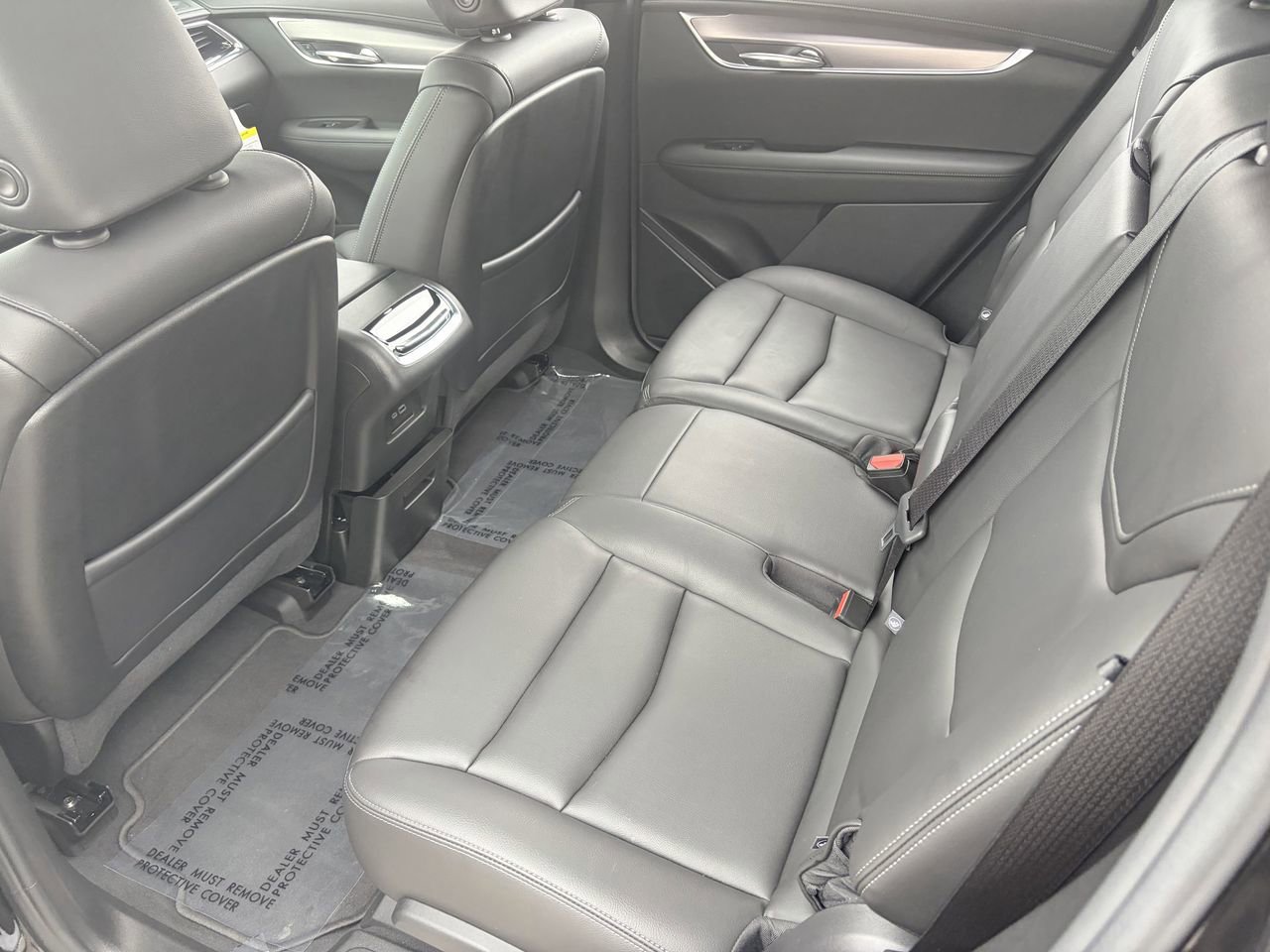 Certified 2025 Cadillac XT6 Luxury FWD image 17