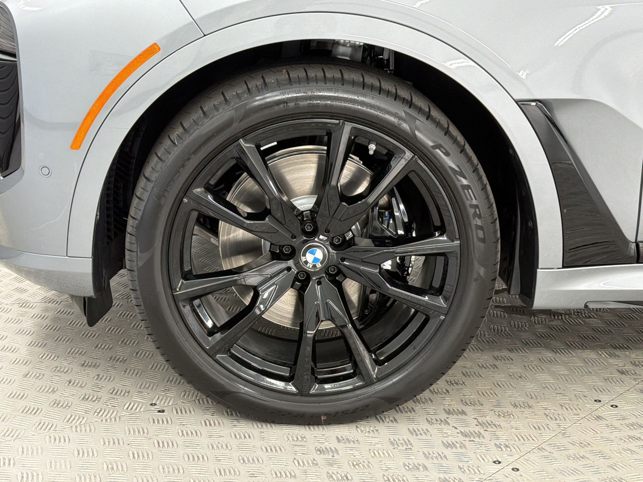 New 2027 BMW X7 xDrive40i w/ Executive Package AWD/4WD image 12
