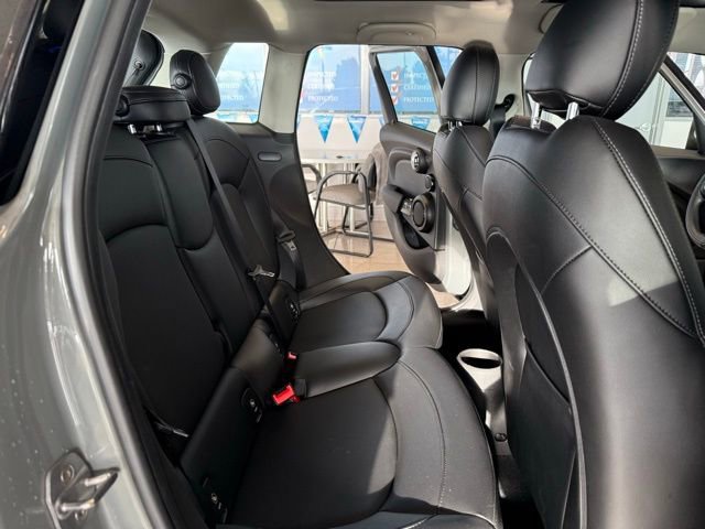 Used 2016 MINI Cooper 4-Door Hardtop image 23