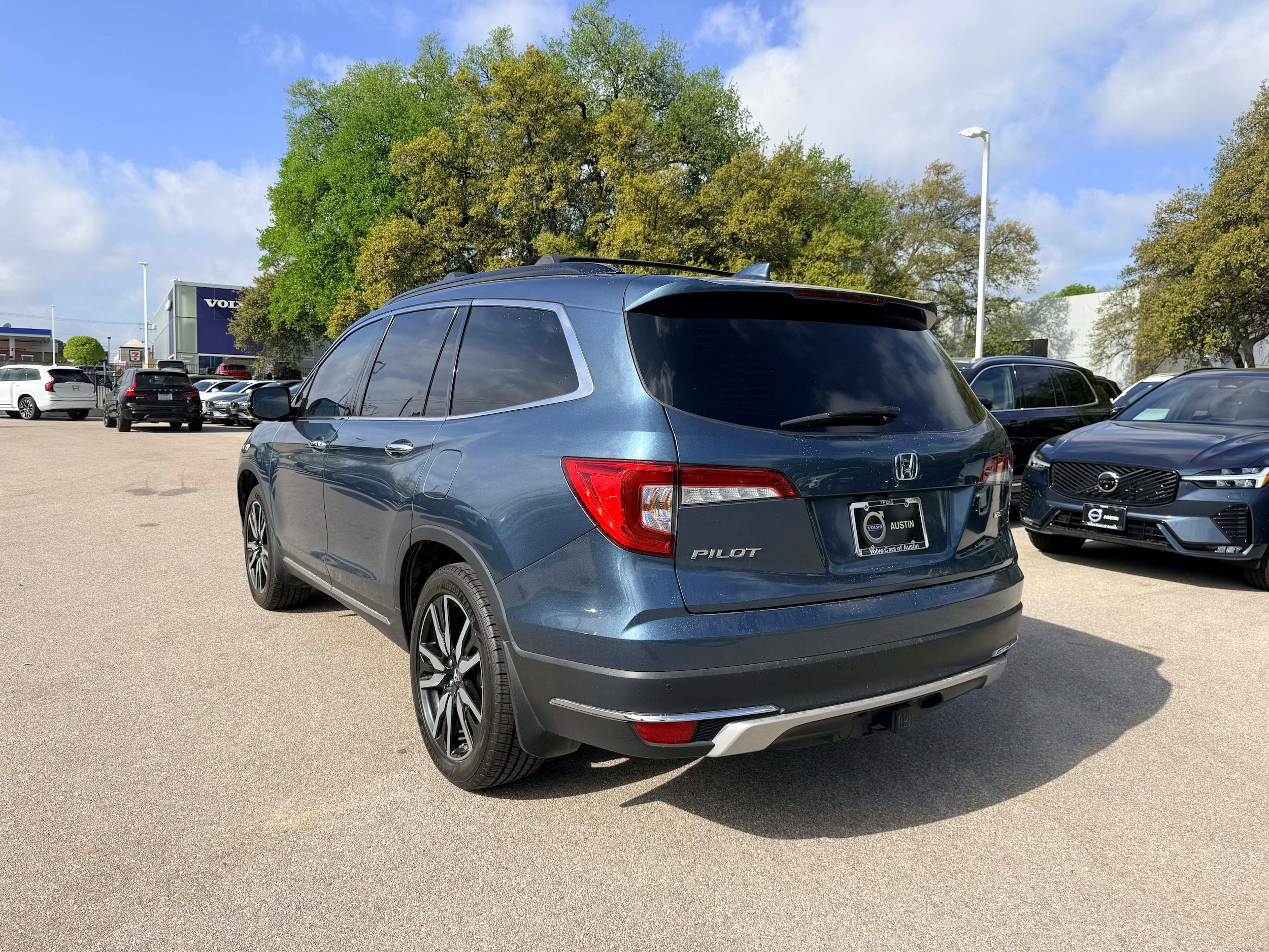 Used 2020 Honda Pilot Touring image 4
