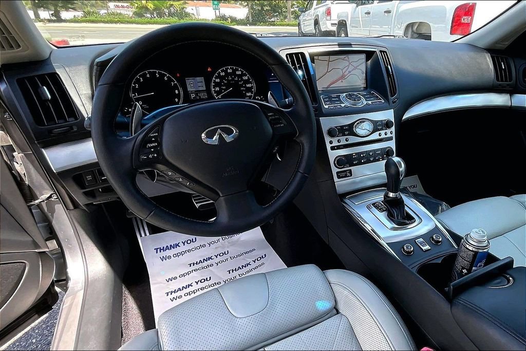 Used 2010 INFINITI G37 Convertible w/ Premium Pkg RWD image 11