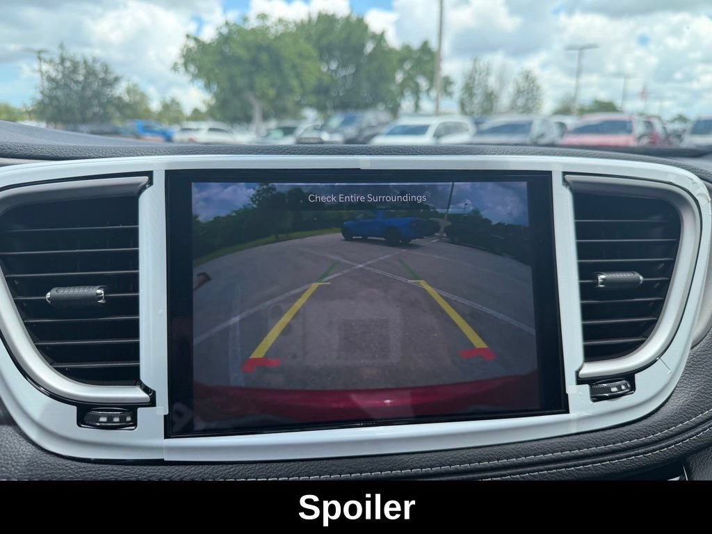 New 2027 Chrysler Pacifica Limited FWD image 15