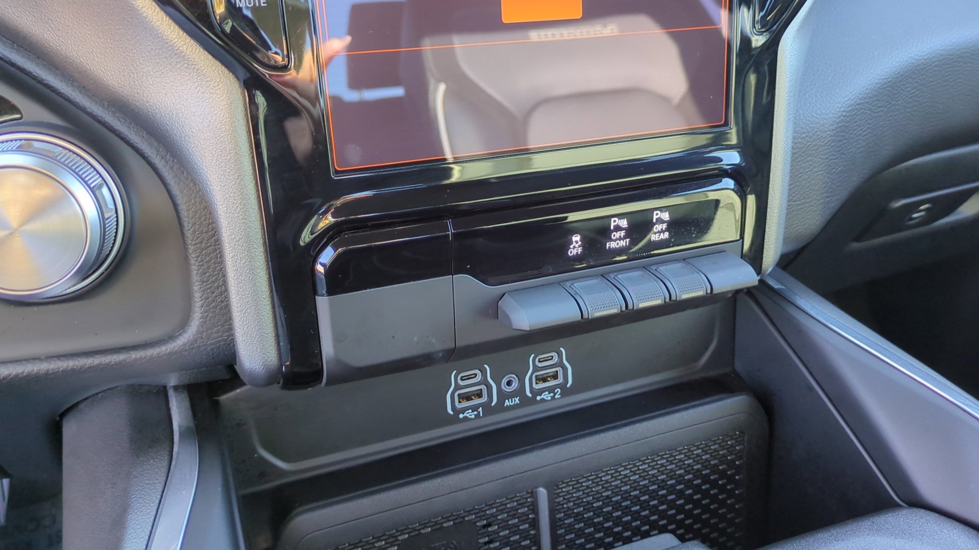 Used 2025 RAM 1500 Laramie w/ Sport Appearance Package image 25