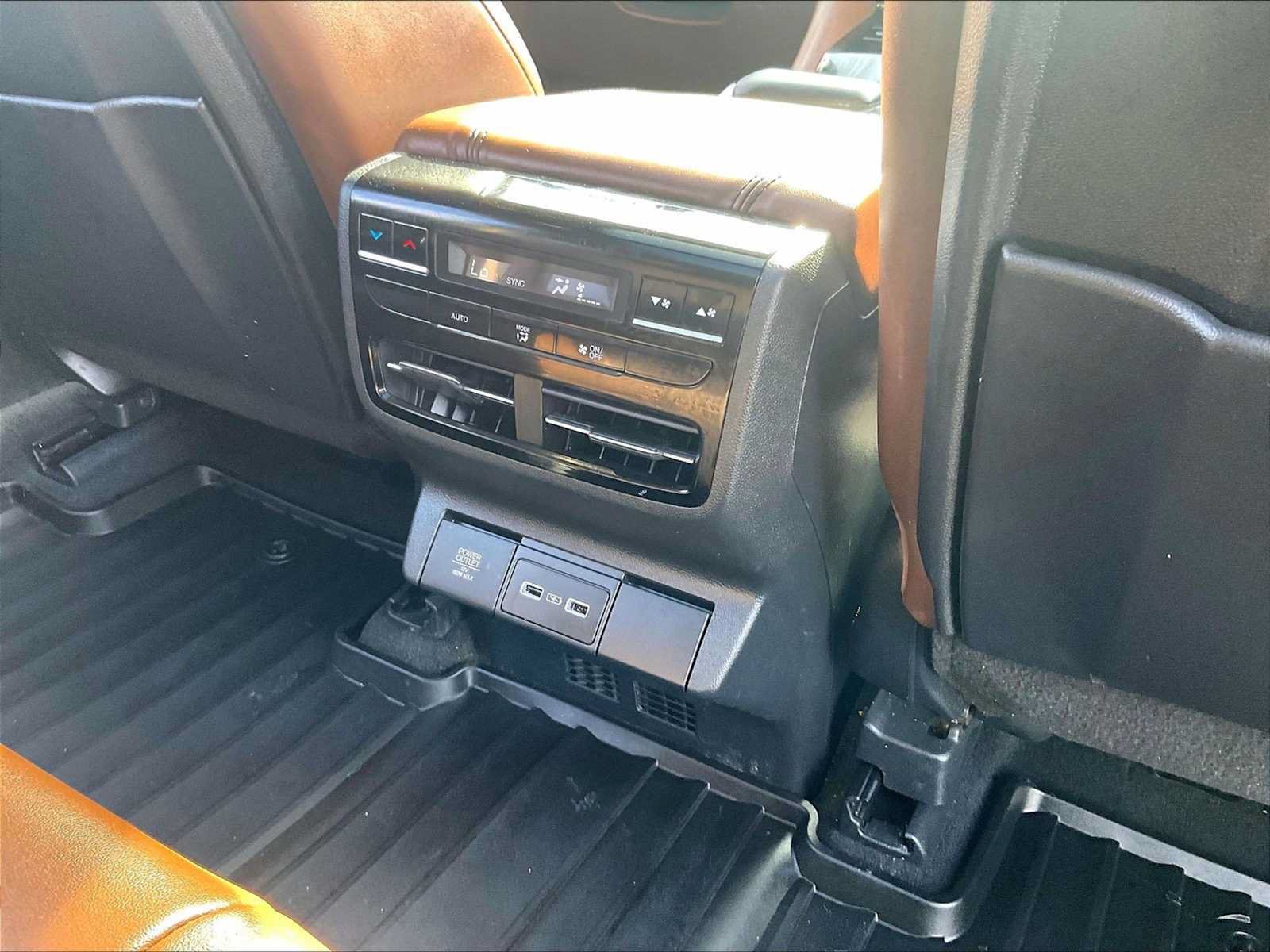 Used 2023 Acura MDX w/ Technology Package AWD/4WD image 35