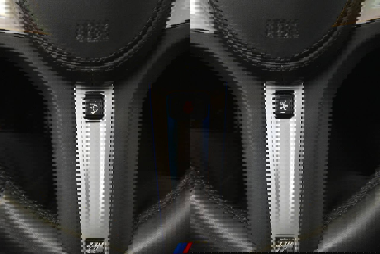 Used 2020 BMW M550i xDrive w/ Executive Package image 27