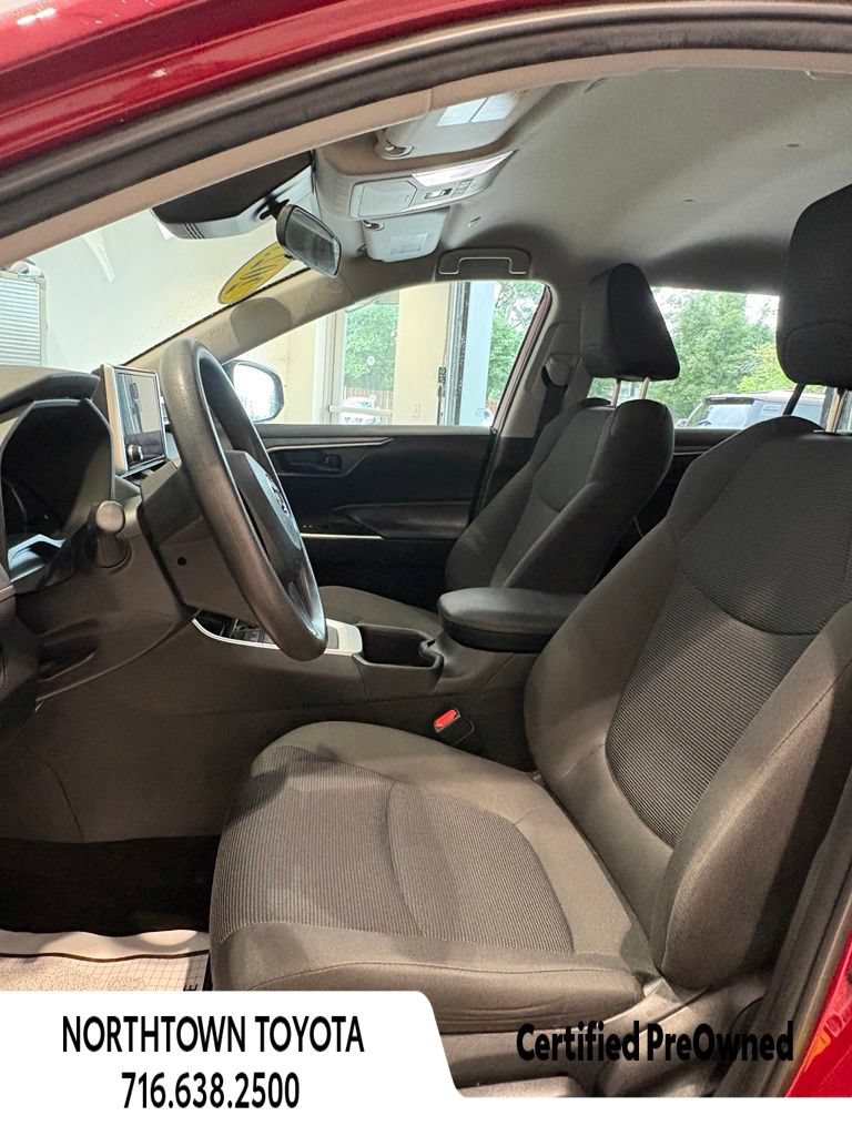 Used 2023 Toyota RAV4 LE AWD/4WD image 16