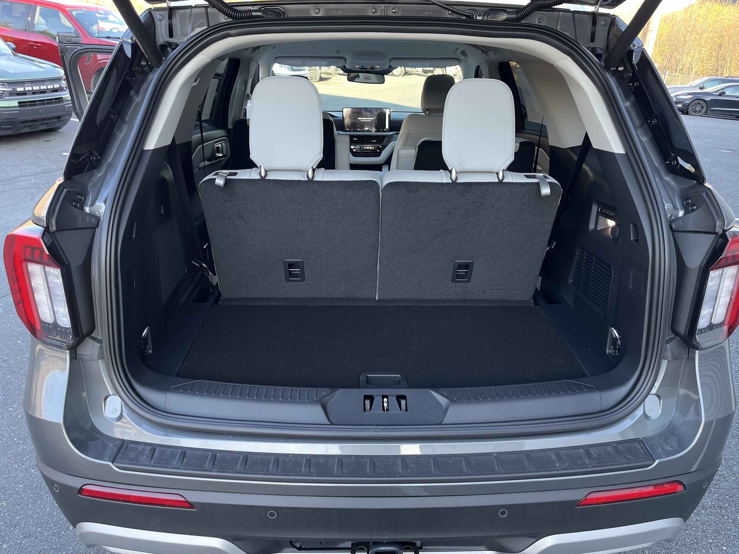 New 2026 Ford Explorer Platinum AWD/4WD image 13