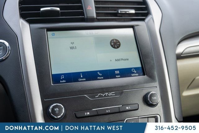 Used 2020 Ford Fusion SE w/ Fleet SE Value Package image 9