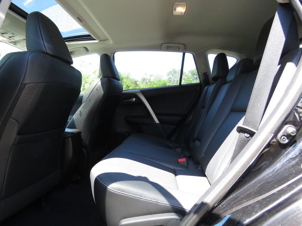 Used 2015 Toyota RAV4 Limited AWD/4WD image 20