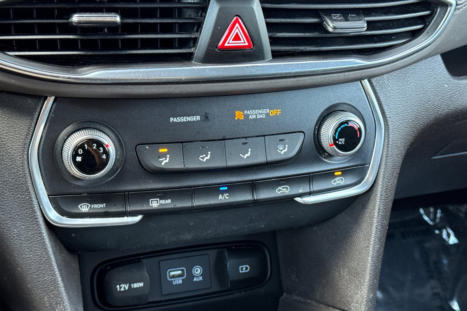 Used 2019 Hyundai Santa Fe SE AWD/4WD image 18