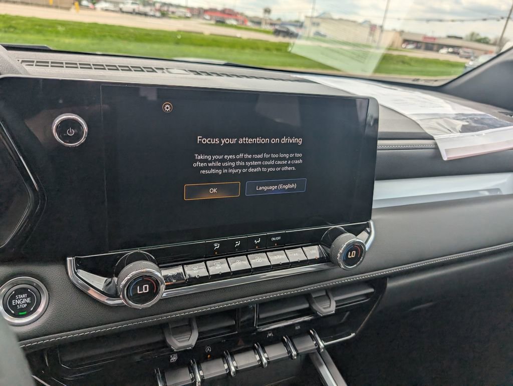 Used 2024 Chevrolet Colorado LT w/ LT Convenience Package image 21