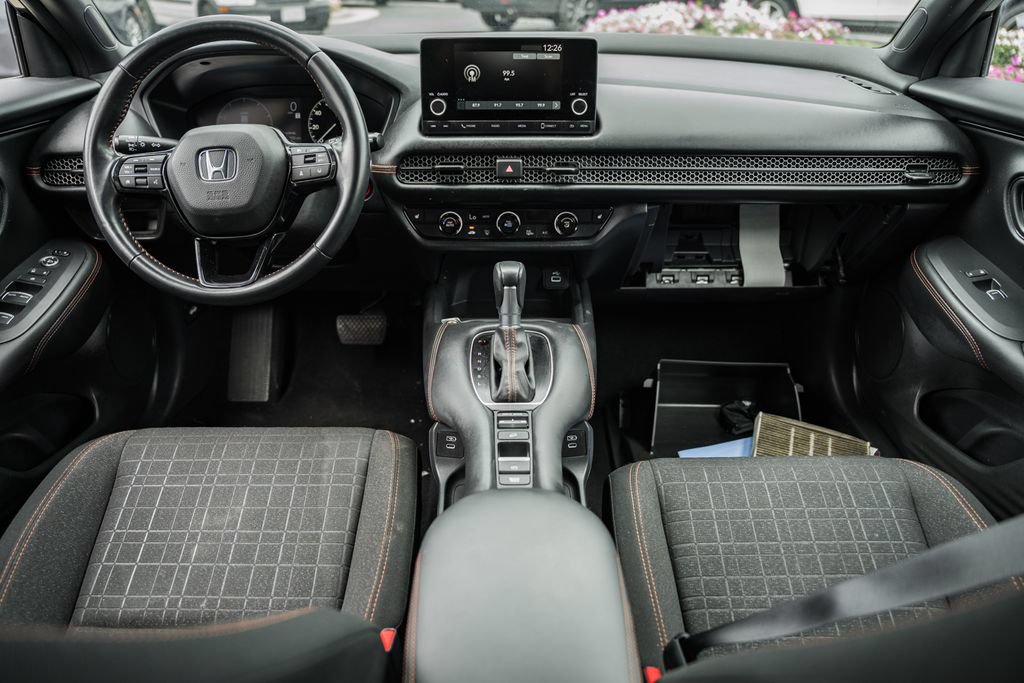 Used 2025 Honda HR-V Sport image 16
