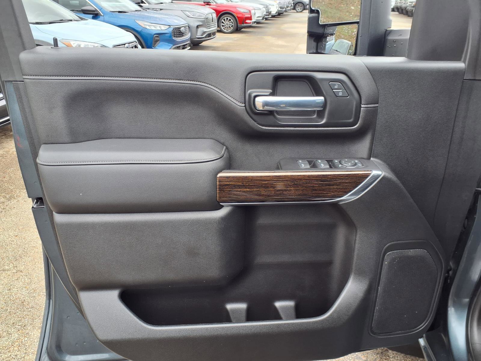 Used 2020 GMC Sierra 2500 SLE w/ SLE Value Package; image 8