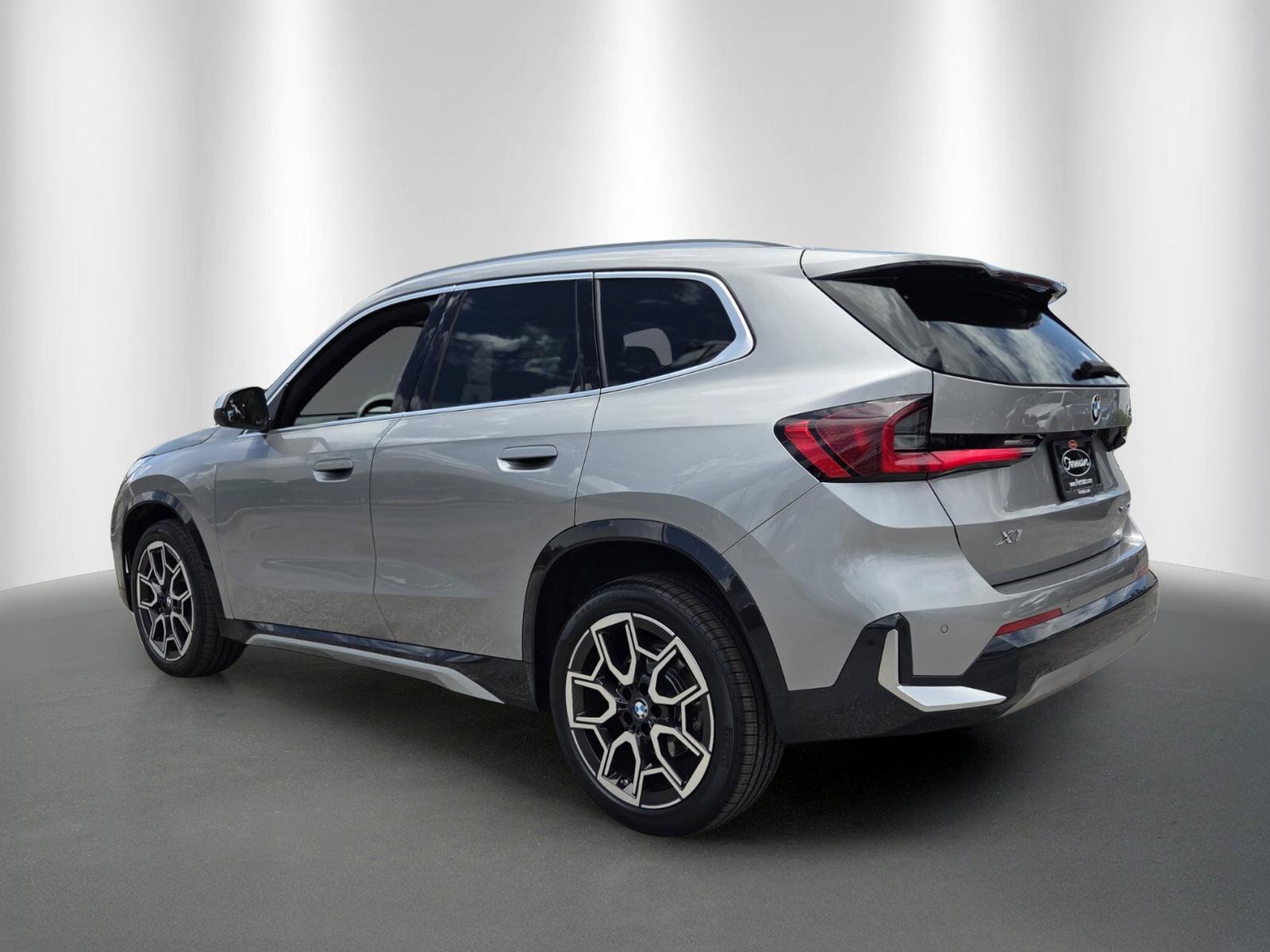 Certified 2024 BMW X1 xDrive28i w/ Convenience Package AWD/4WD image 5