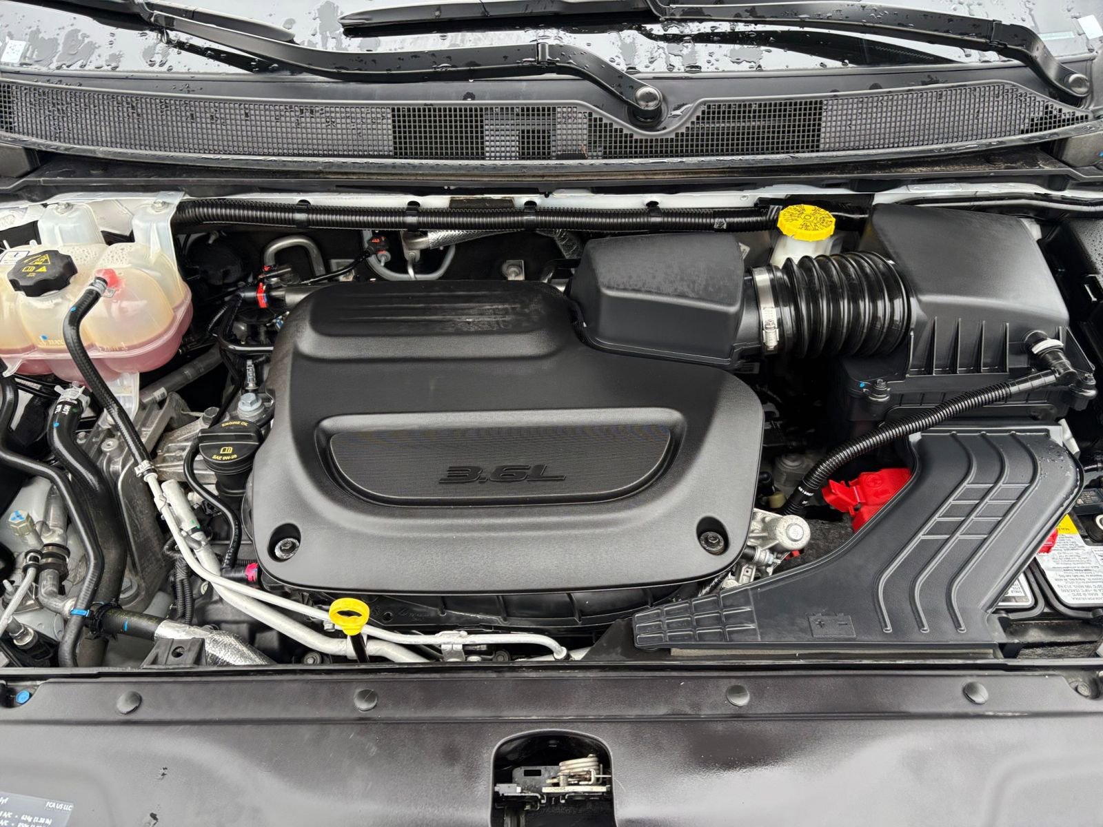 Used 2025 Chrysler Pacifica Select image 35