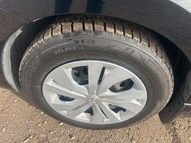 Used 2020 Nissan Versa S image 10