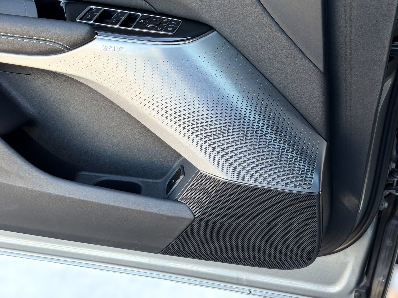 New 2026 Cadillac Lyriq V AWD/4WD image 26