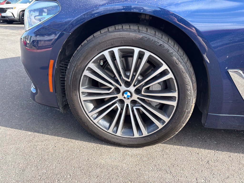Used 2017 BMW 530i RWD image 11