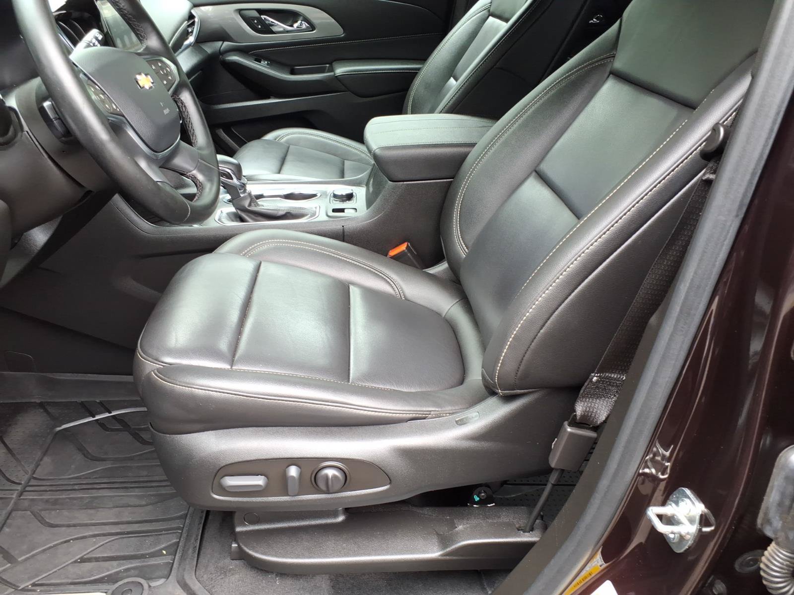 Certified 2023 Chevrolet Traverse LT w/ LT Premium Package AWD/4WD image 16