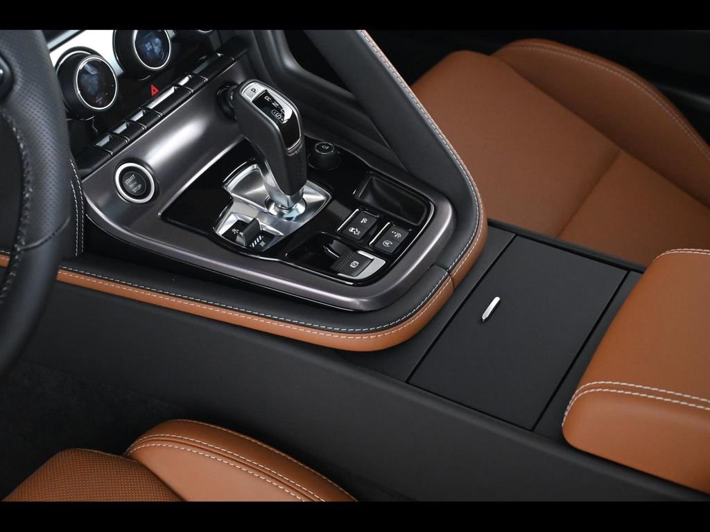 Used 2024 Jaguar F-TYPE R AWD/4WD image 20
