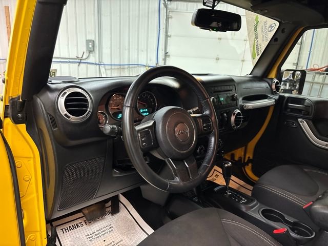 Used 2015 Jeep Wrangler Unlimited Sahara image 15