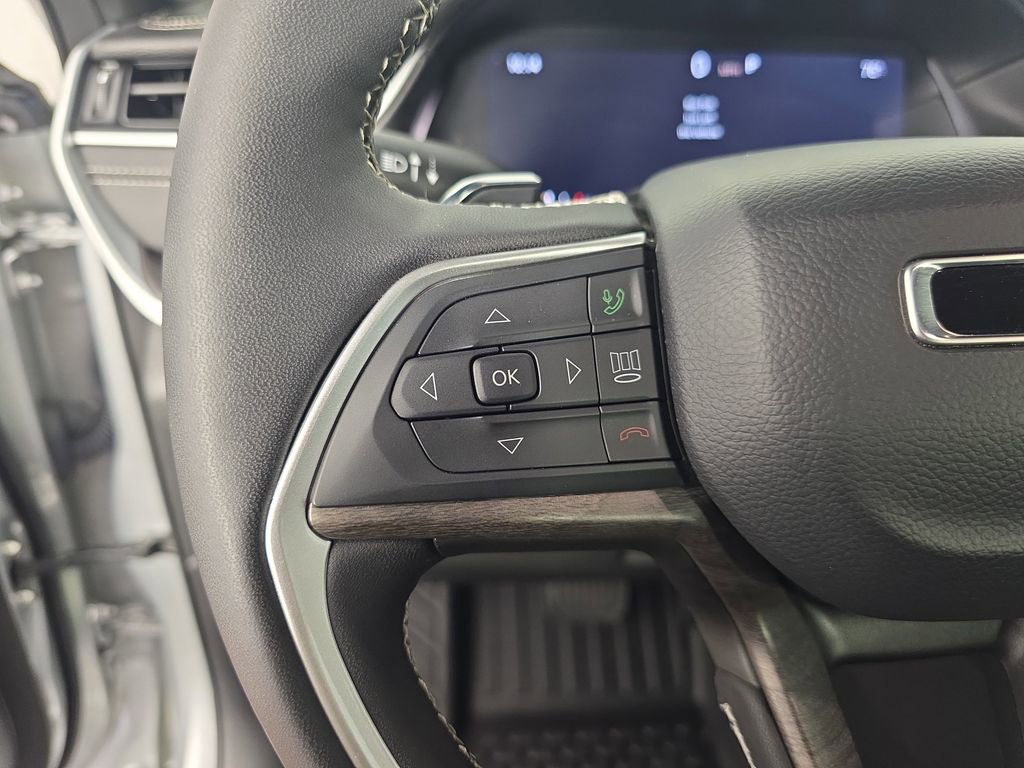Used 2025 Jeep Grand Cherokee L Limited RWD image 21