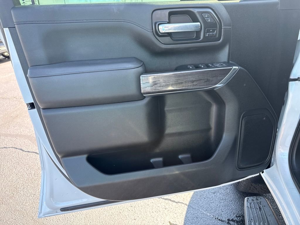 Used 2022 Chevrolet Silverado 2500 LTZ w/ LTZ Plus Package image 12