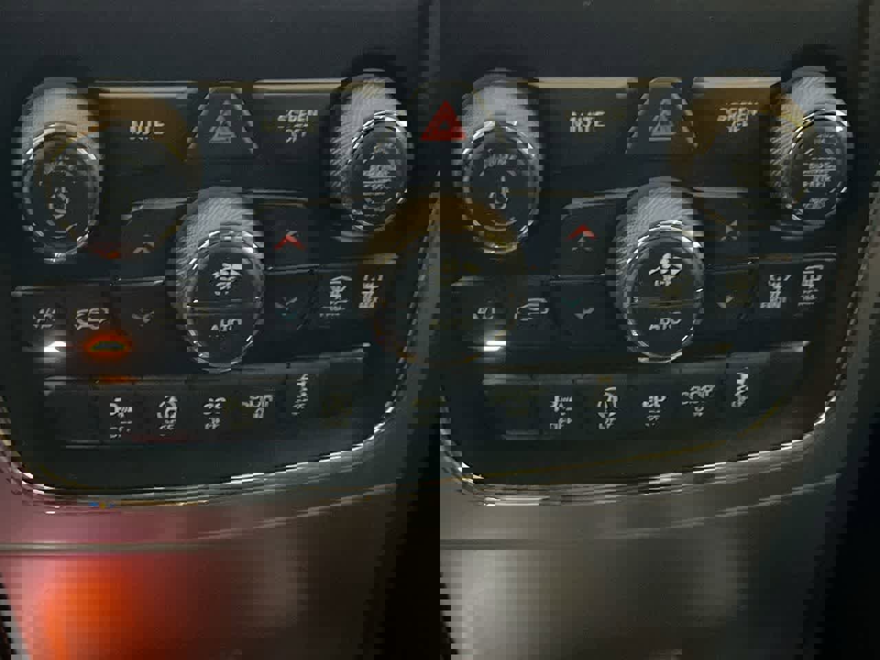 Used 2020 Jeep Grand Cherokee Laredo image 19