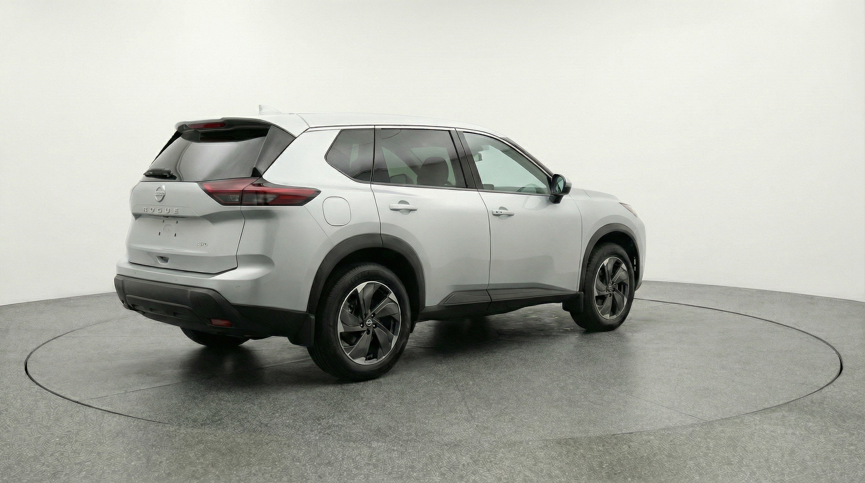 Used 2025 Nissan Rogue SV image 9