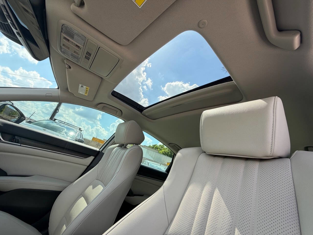 Used 2018 Honda Accord EX-L image 10