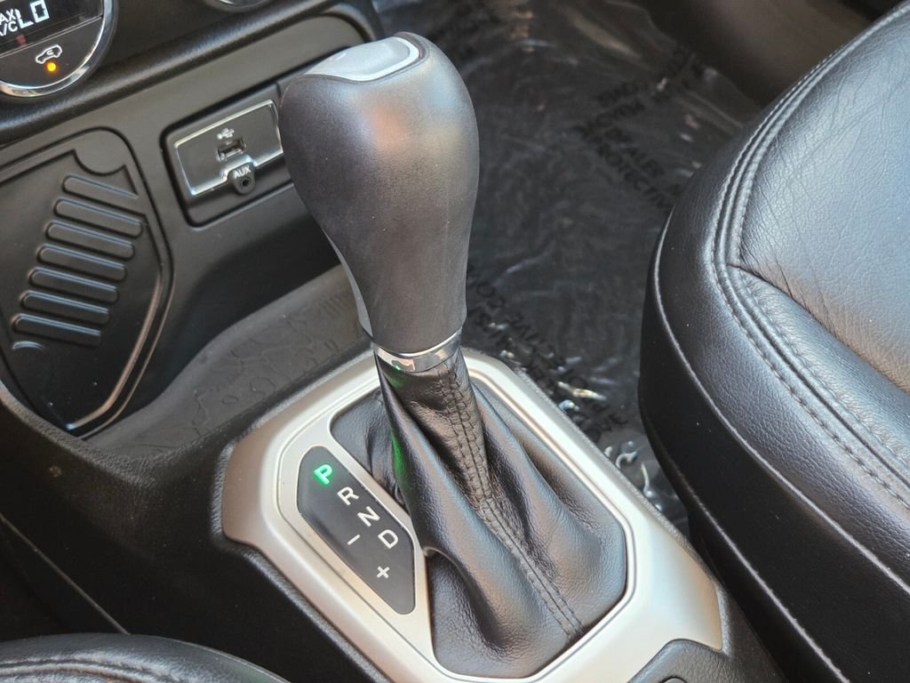 Used 2015 Jeep Renegade Latitude w/ Popular Equipment Group FWD image 32