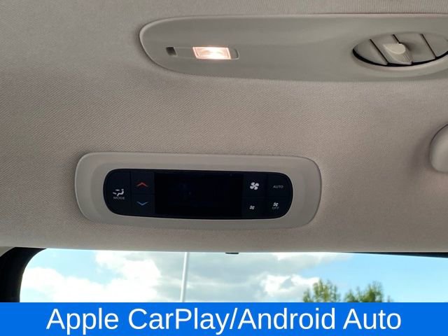 Used 2024 Chrysler Pacifica Touring-L image 18