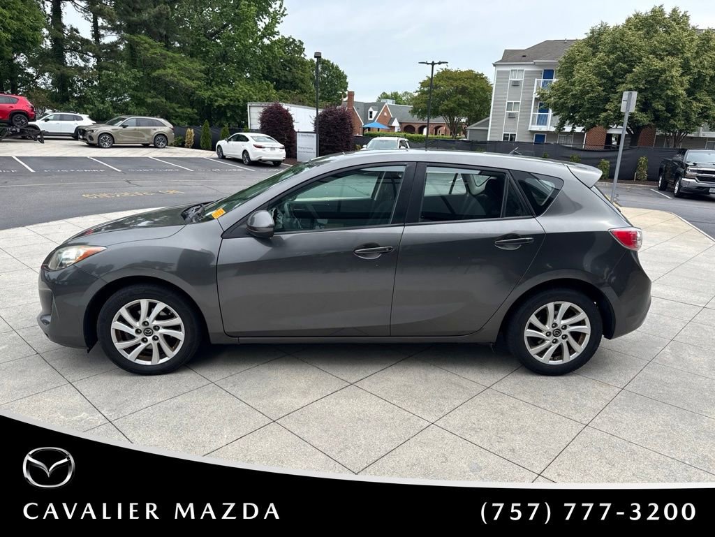 Used 2013 MAZDA MAZDA3 i Touring w/ Preferred Equipment Pkg FWD image 4