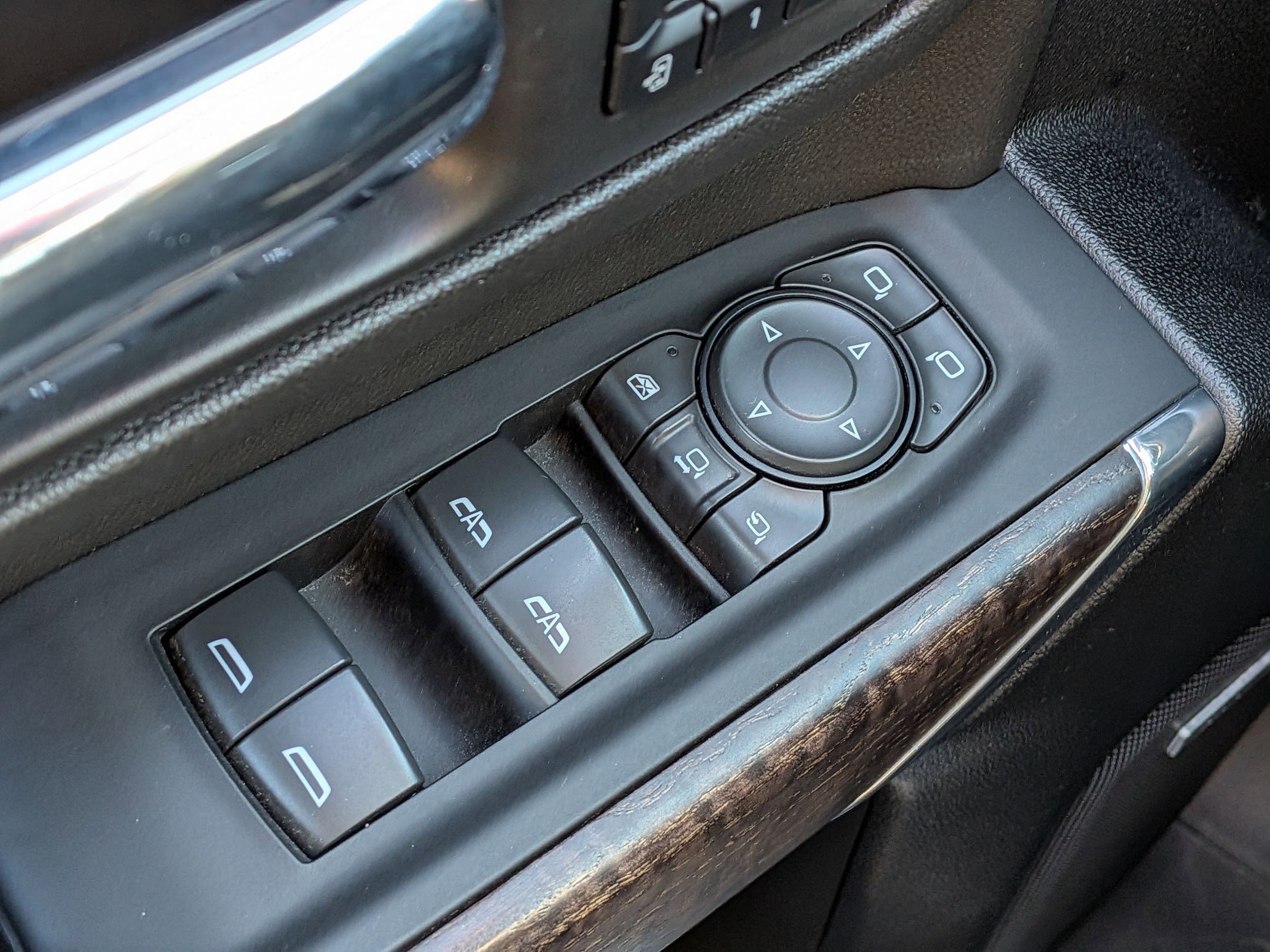 Used 2023 GMC Sierra 2500 Denali w/ Denali Black Diamond Edition image 16