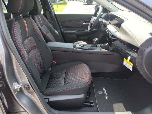 New 2026 Nissan Sentra SR w/ Floor Mat Package FWD image 31