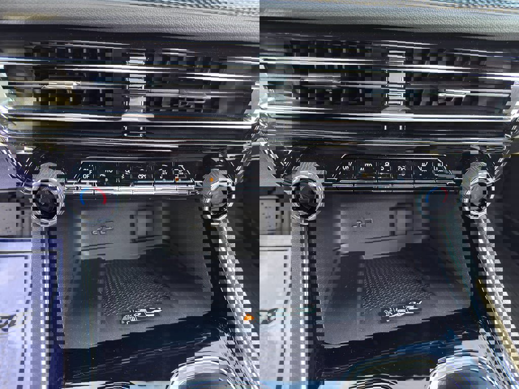 New 2026 Chevrolet Traverse High Country w/ LPO, Floor Liner Package image 16