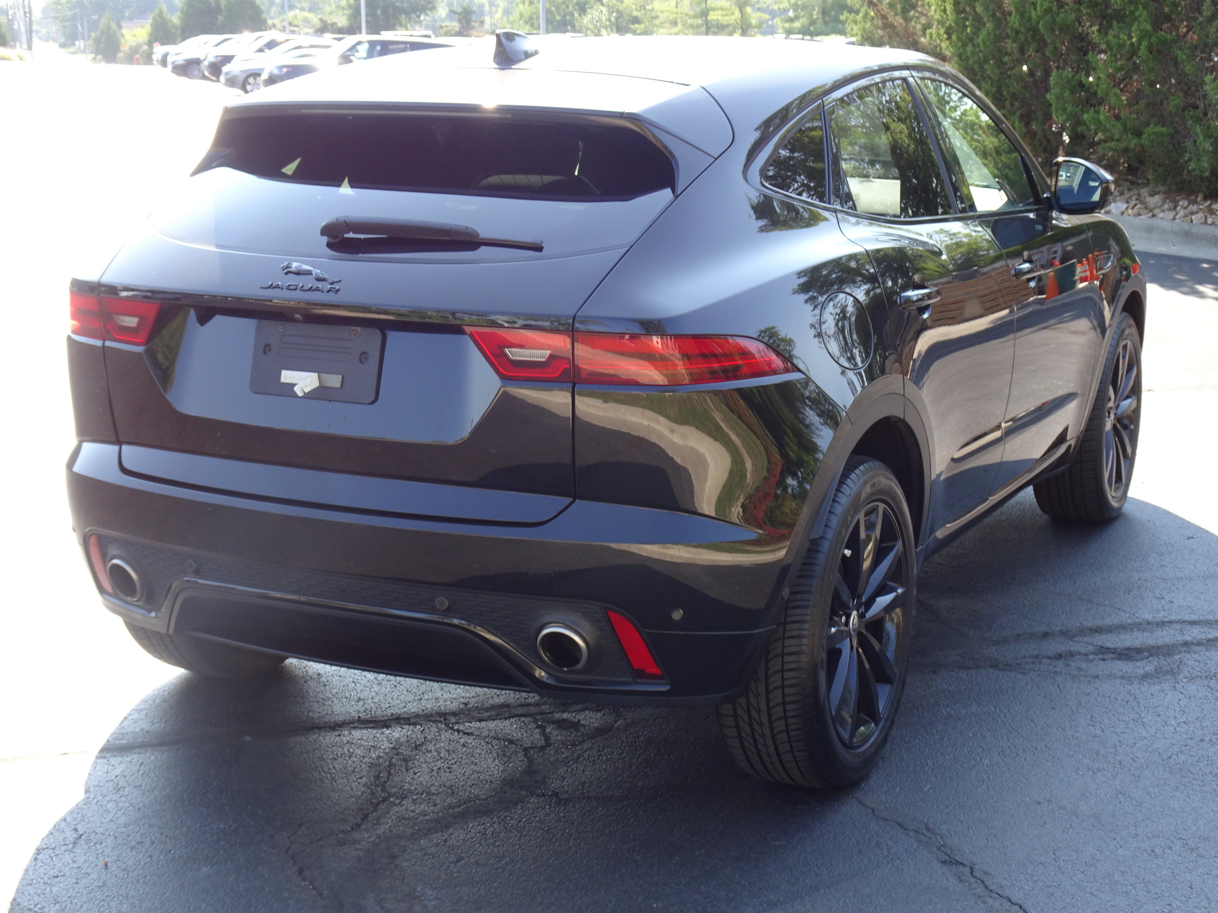 Certified 2024 Jaguar E-PACE R-Dynamic SE AWD/4WD image 8