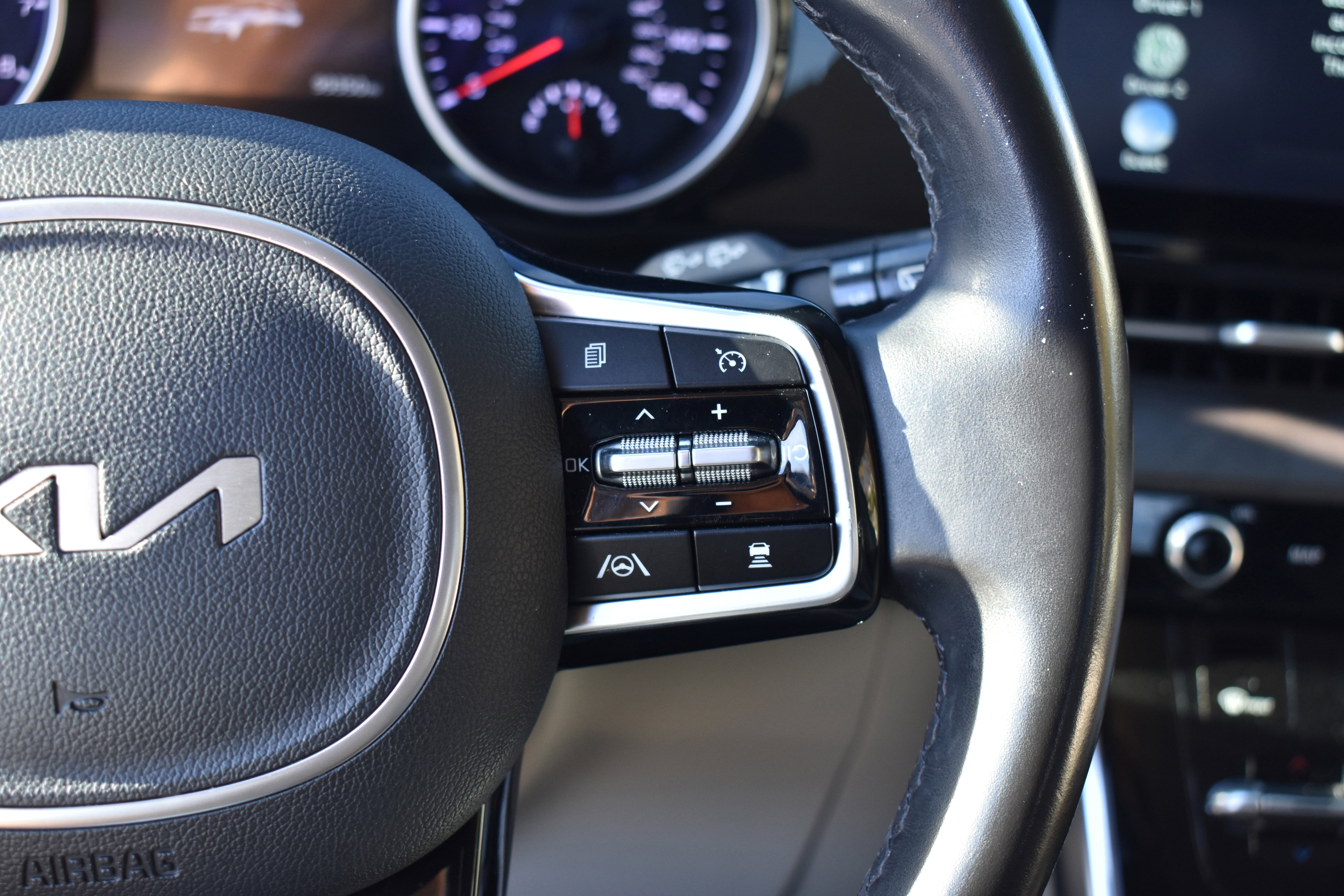 Used 2022 Kia Carnival SX image 14