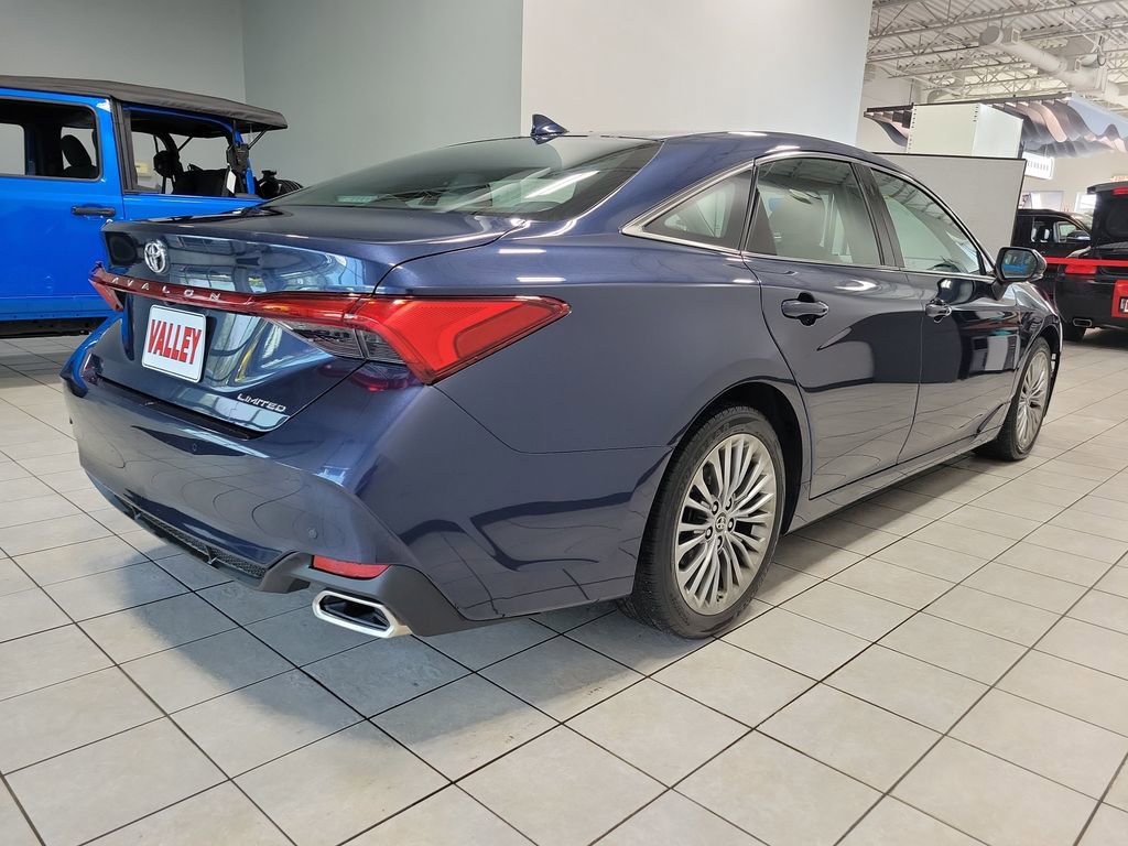 Used 2019 Toyota Avalon Limited w/ Advanced Safety Package FWD image 10