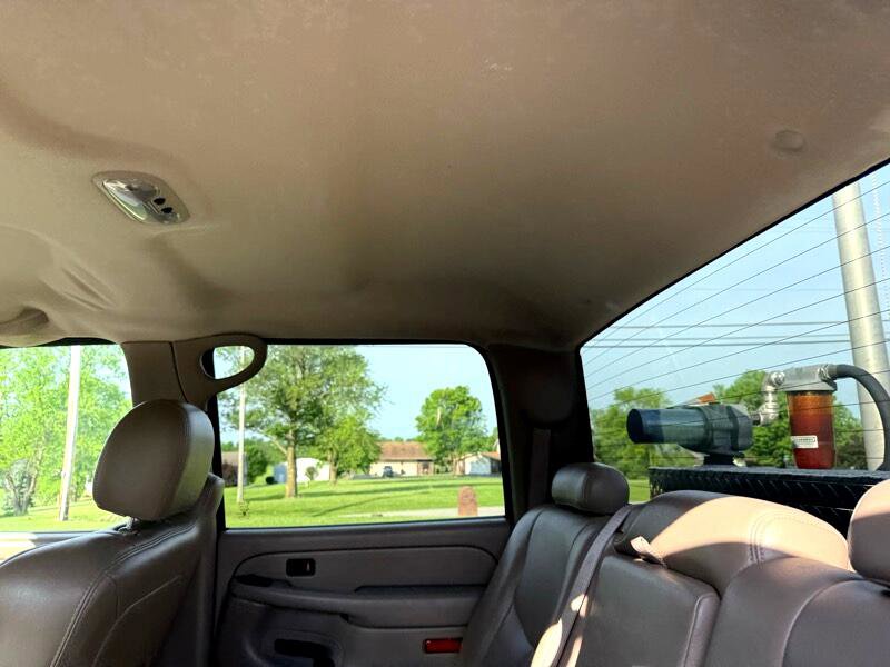 Used 2005 GMC Sierra 3500 SLT w/ Heavy-Duty Power Package image 28