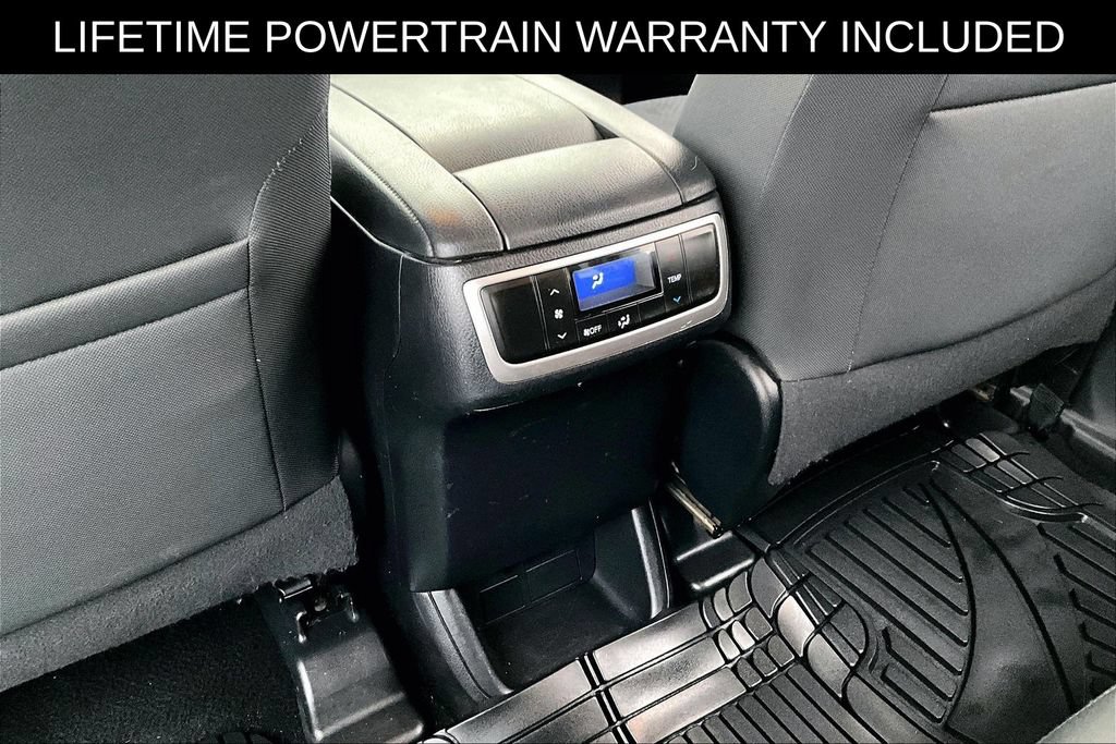 Used 2019 Toyota Highlander LE FWD image 32