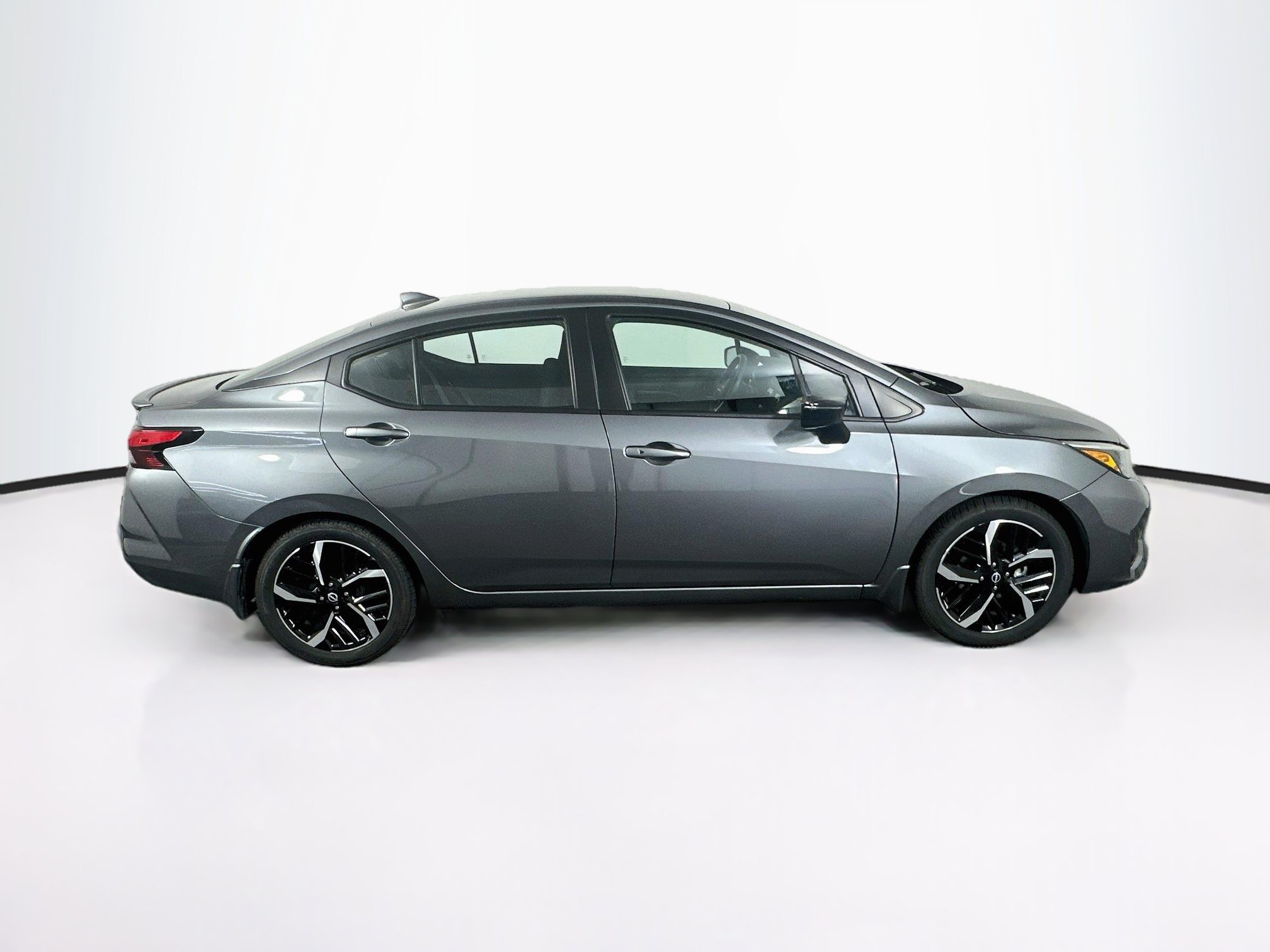 Used 2025 Nissan Versa SR w/ Trunk Package FWD image 10