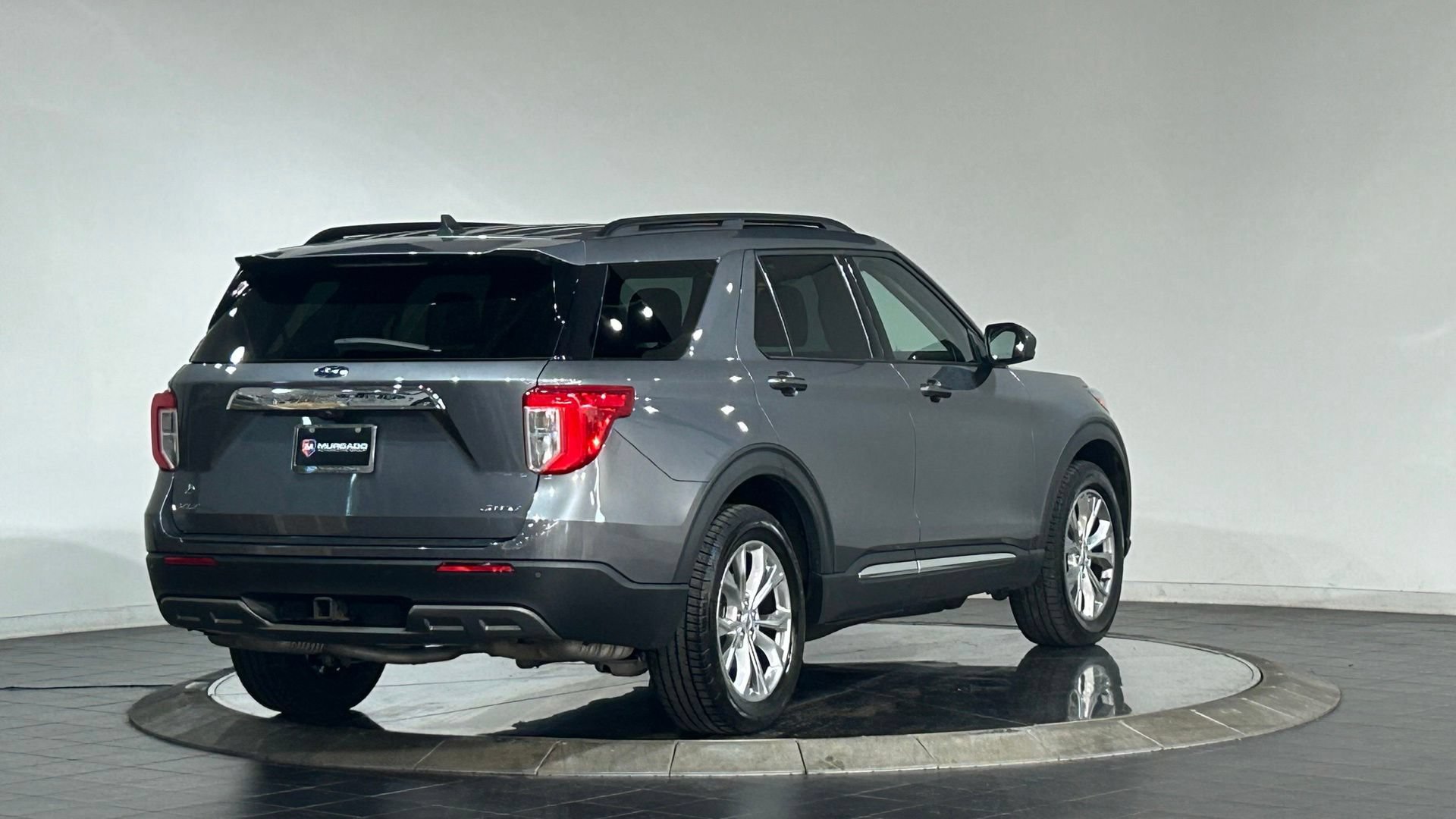 Used 2022 Ford Explorer XLT w/ Equipment Group 202A AWD/4WD image 10
