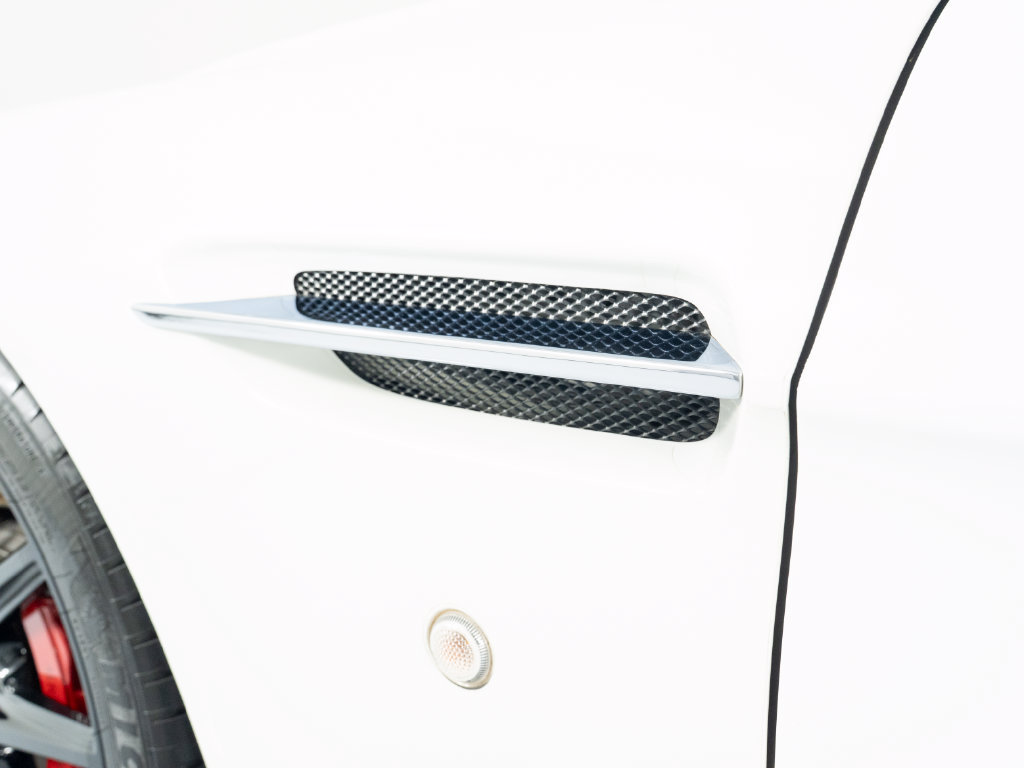 Used 2015 Aston Martin V8 Vantage GT RWD image 54