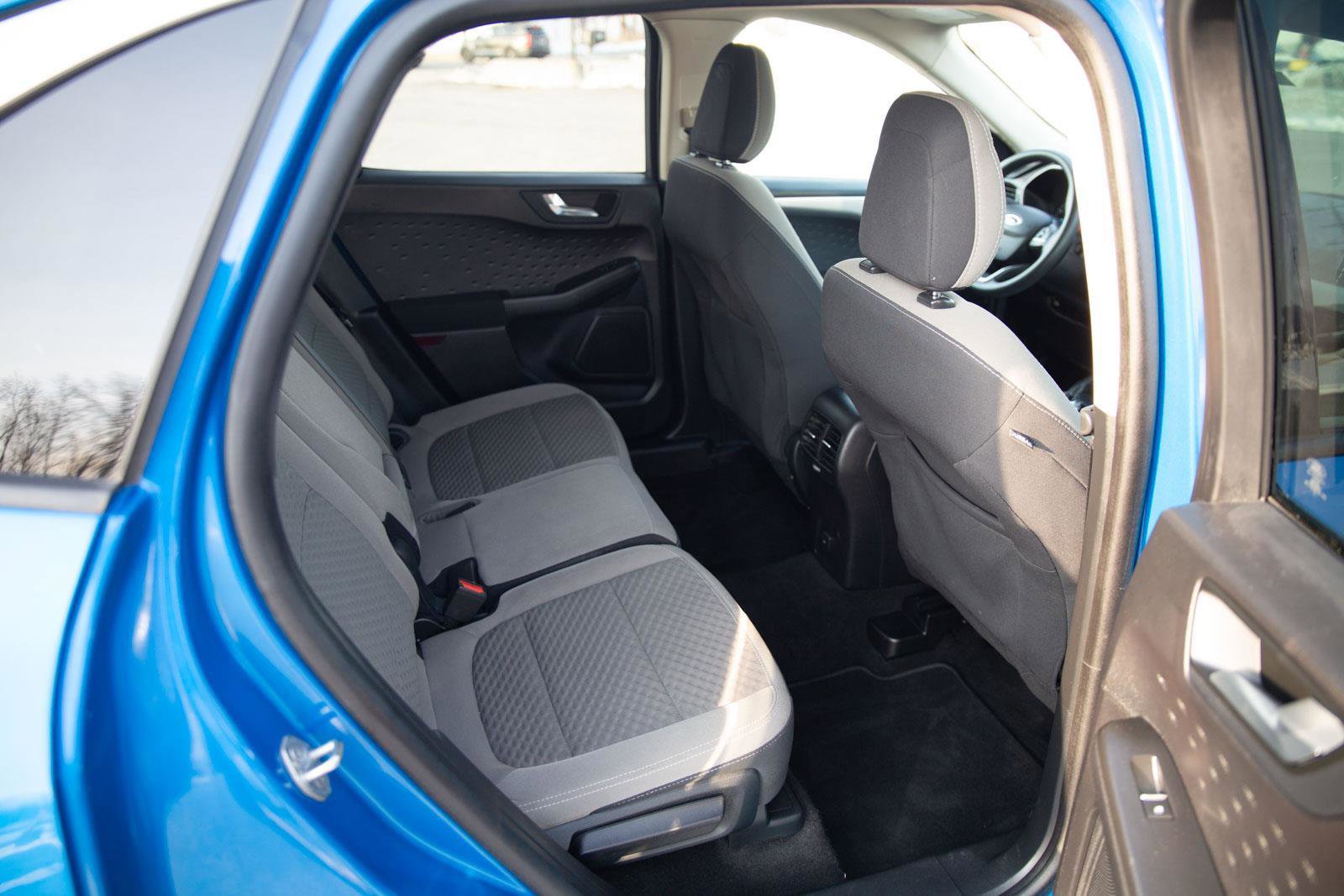 Used 2020 Ford Escape SE image 24